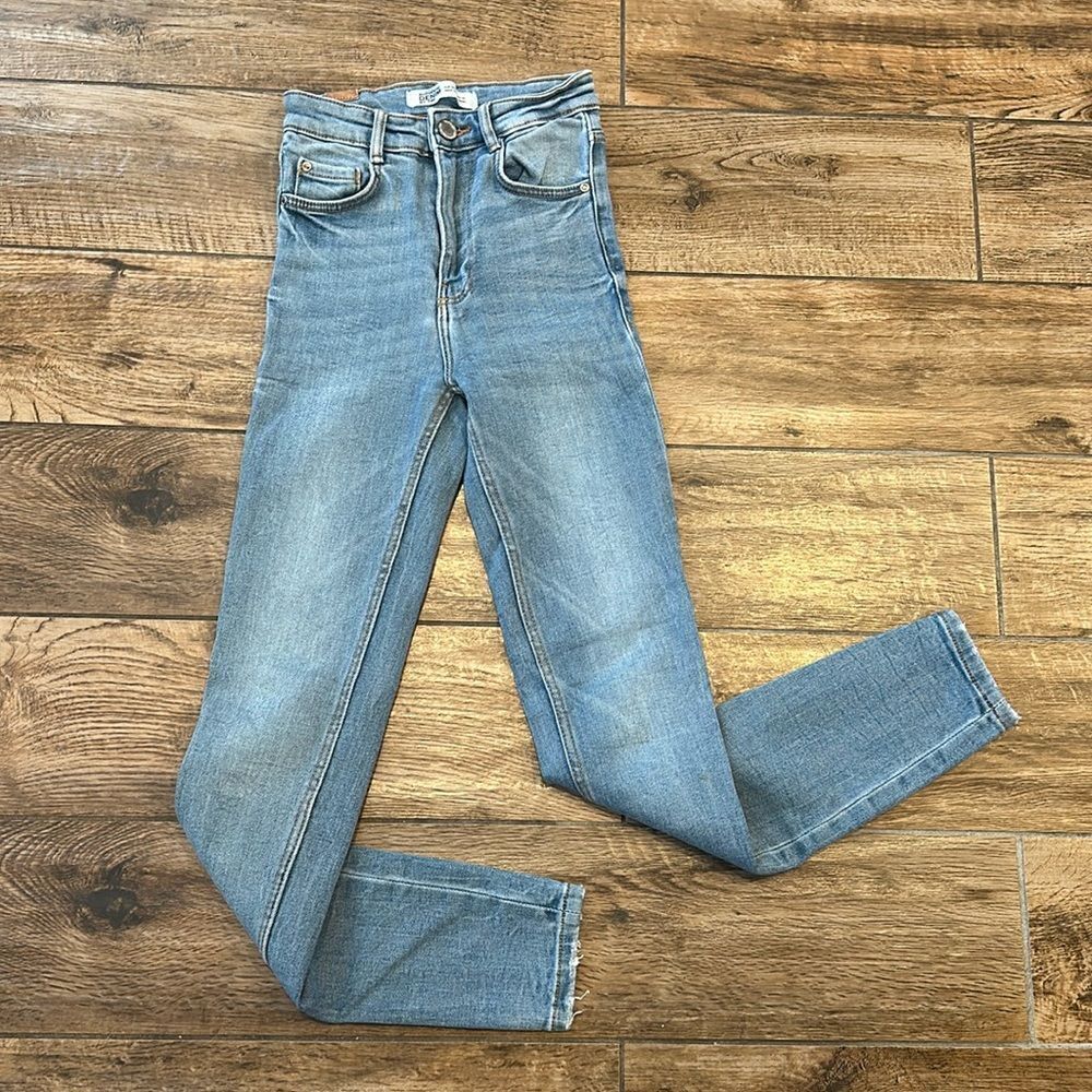 👖 Zara Authentic Denim by TRF - Size 00 (27-inch Inseam)